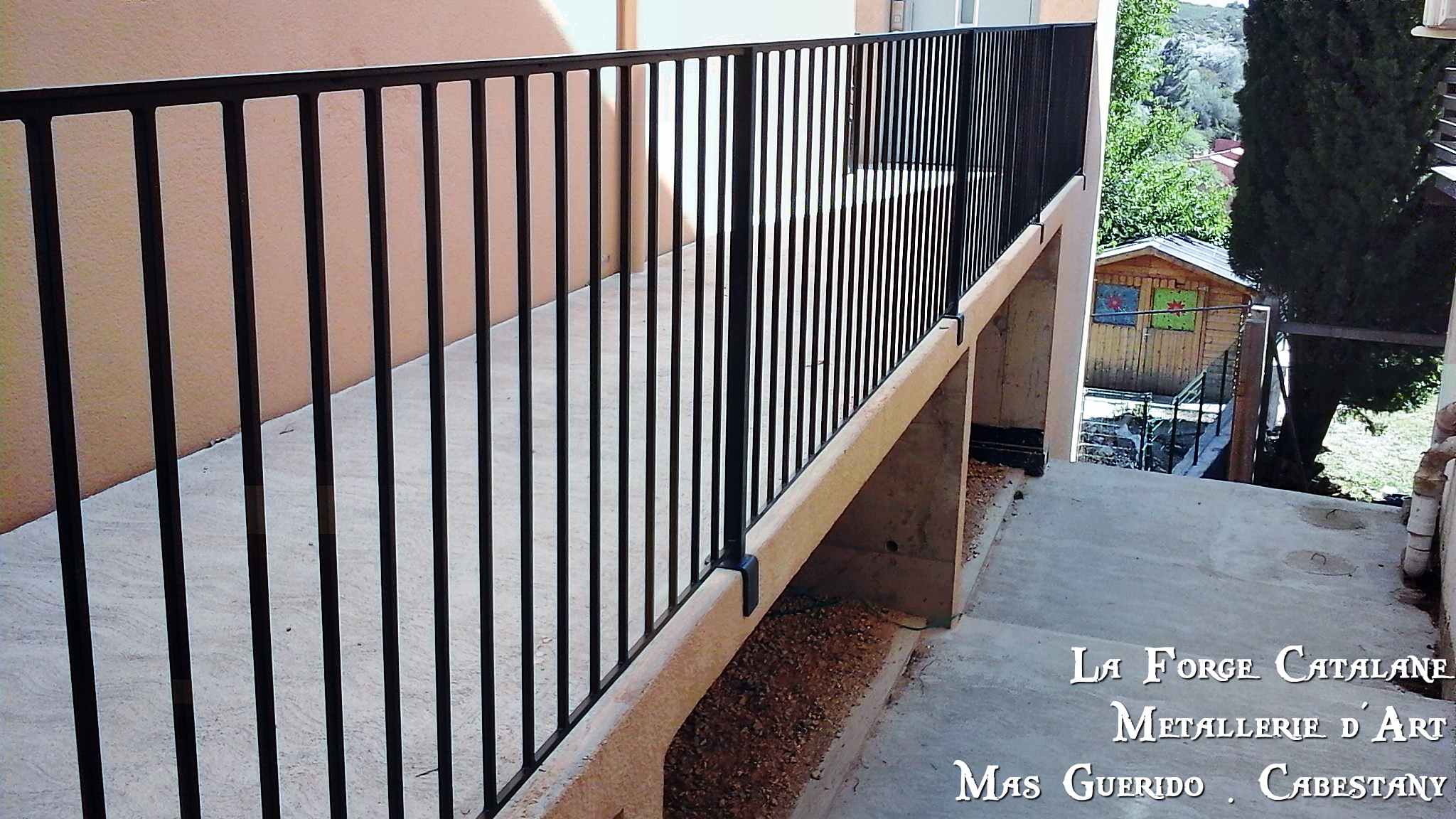 cloture barreaudage droit thermolaquage noir fidji  forge catalane.jpg